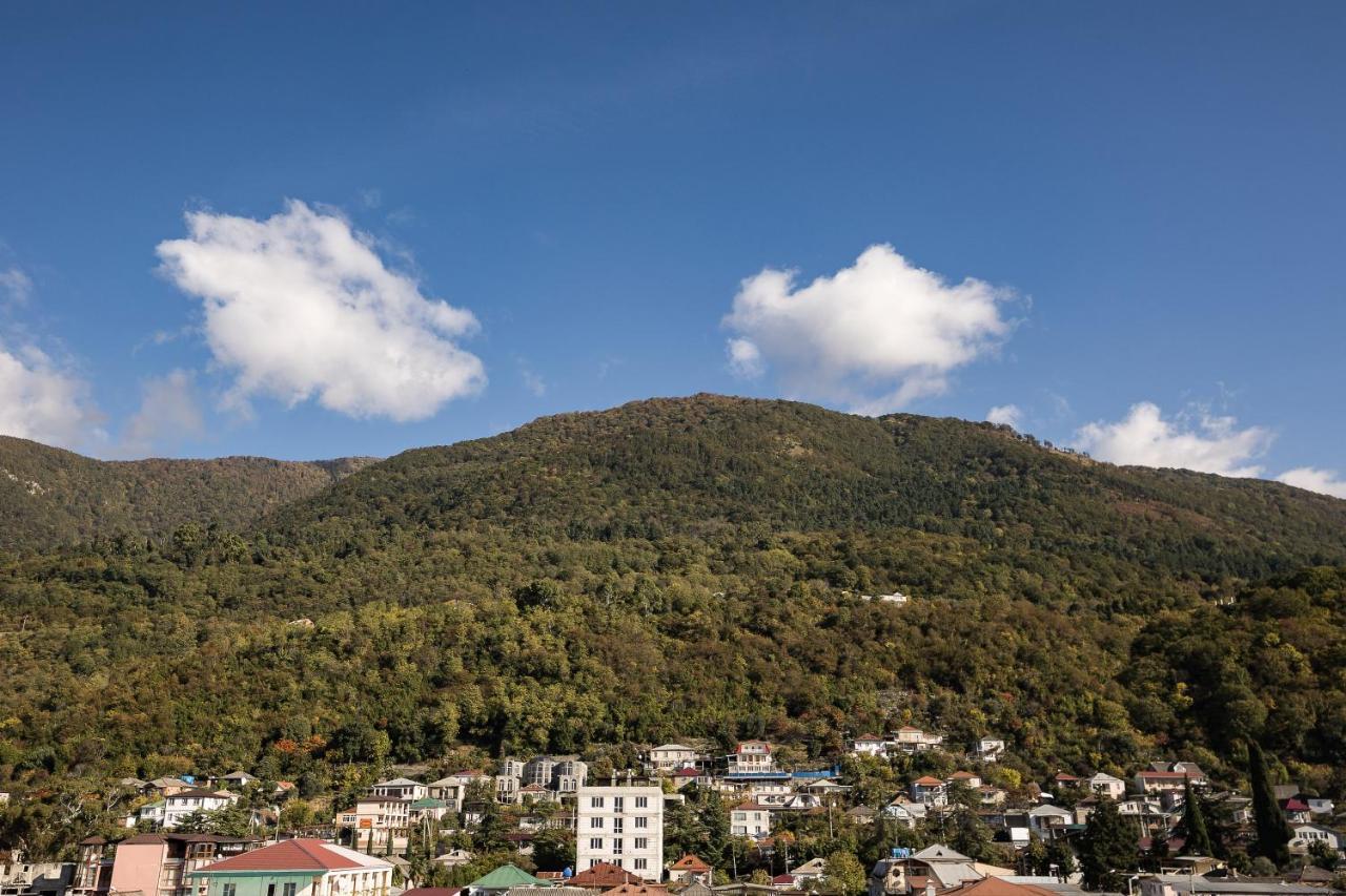 Отель "Дея" Gagra Buitenkant foto